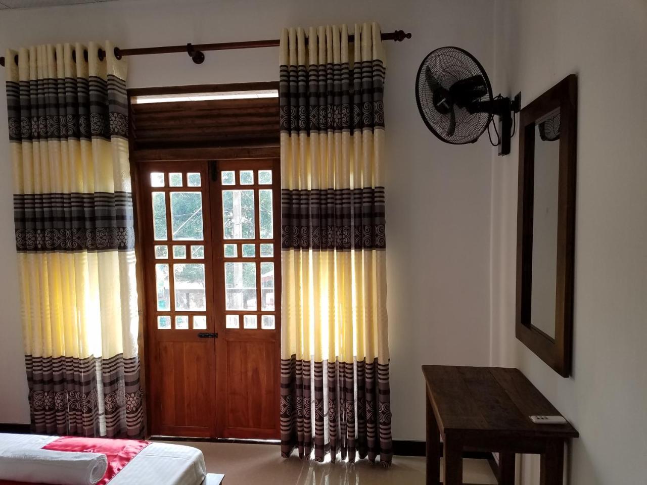 Yashumi Homestay Dambulla Eksteriør billede